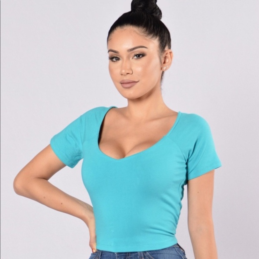 5/25$ Fashion Nova Teal V-Neck Crop Tee Stretchy M